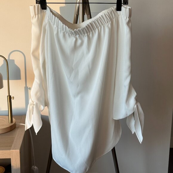 Club Monaco Sophiya Off Shoulder White Top Size 4 Excellent condition - Picture 3 of 4